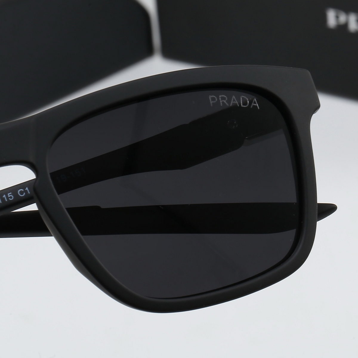 Stylish polarized sunglasses available in 5 colors