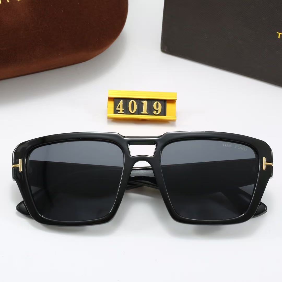 New Trendy Sunglasses in 4 Colors 4019