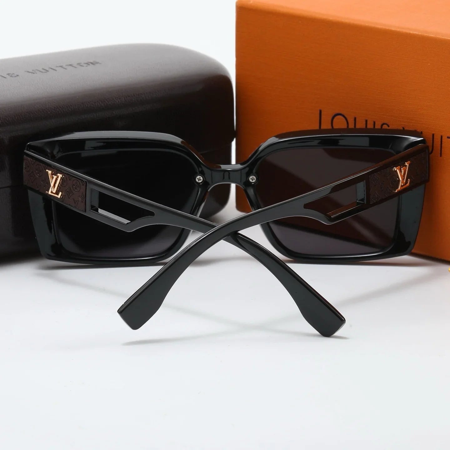 4 colors of fashionable and popular sunglasses  4159