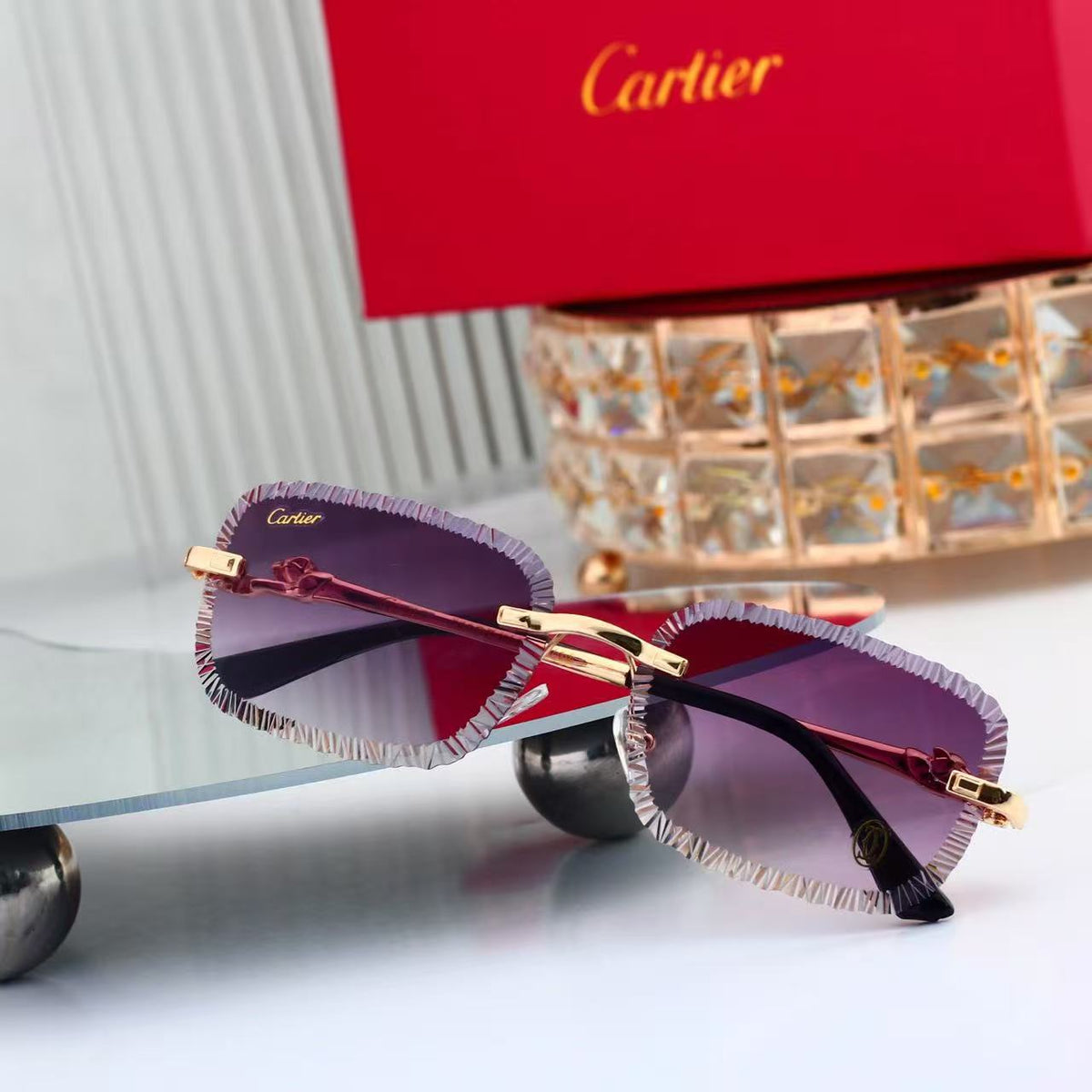 The hottest diamond-cut rim sunglasses in 7 colors.