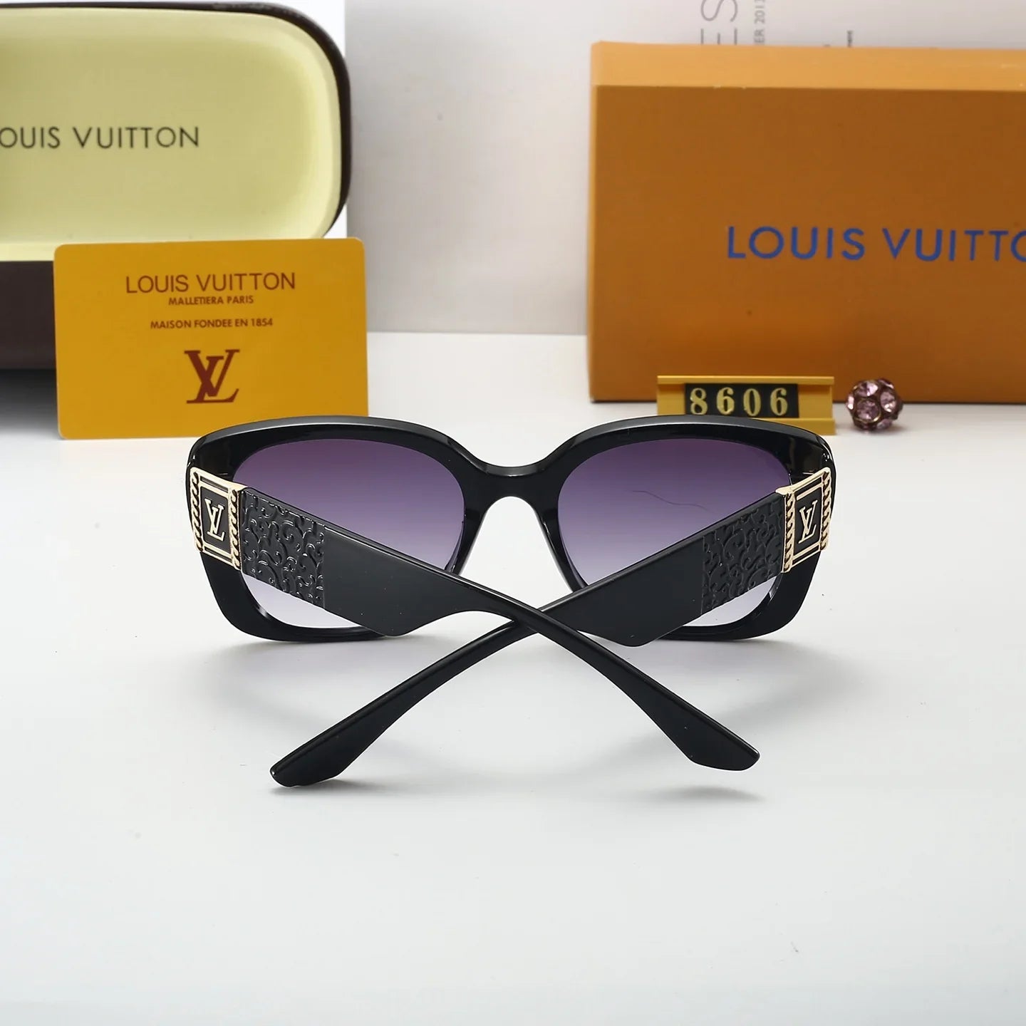 5 Colors Classic Fashion Sunglasses 8606
