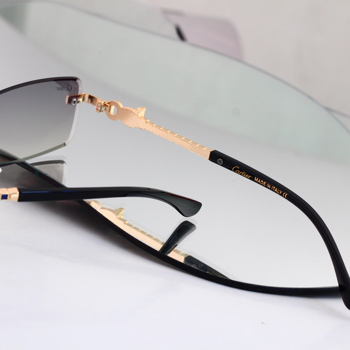 Sunglasses that change color in response to UV light