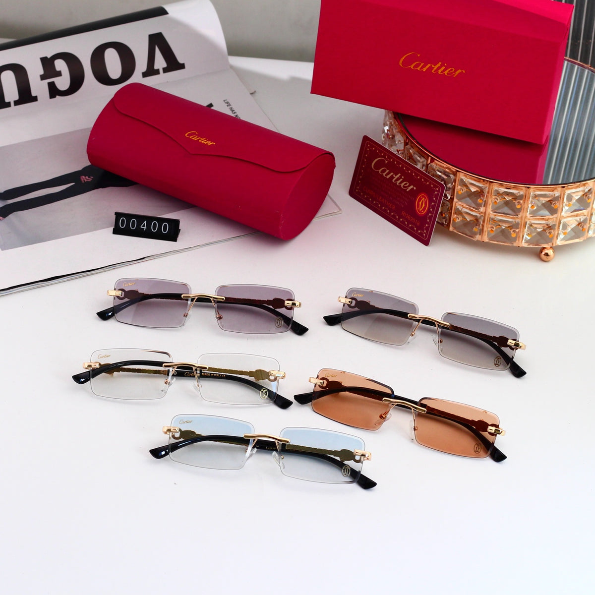 Sunglasses that change color in response to UV light