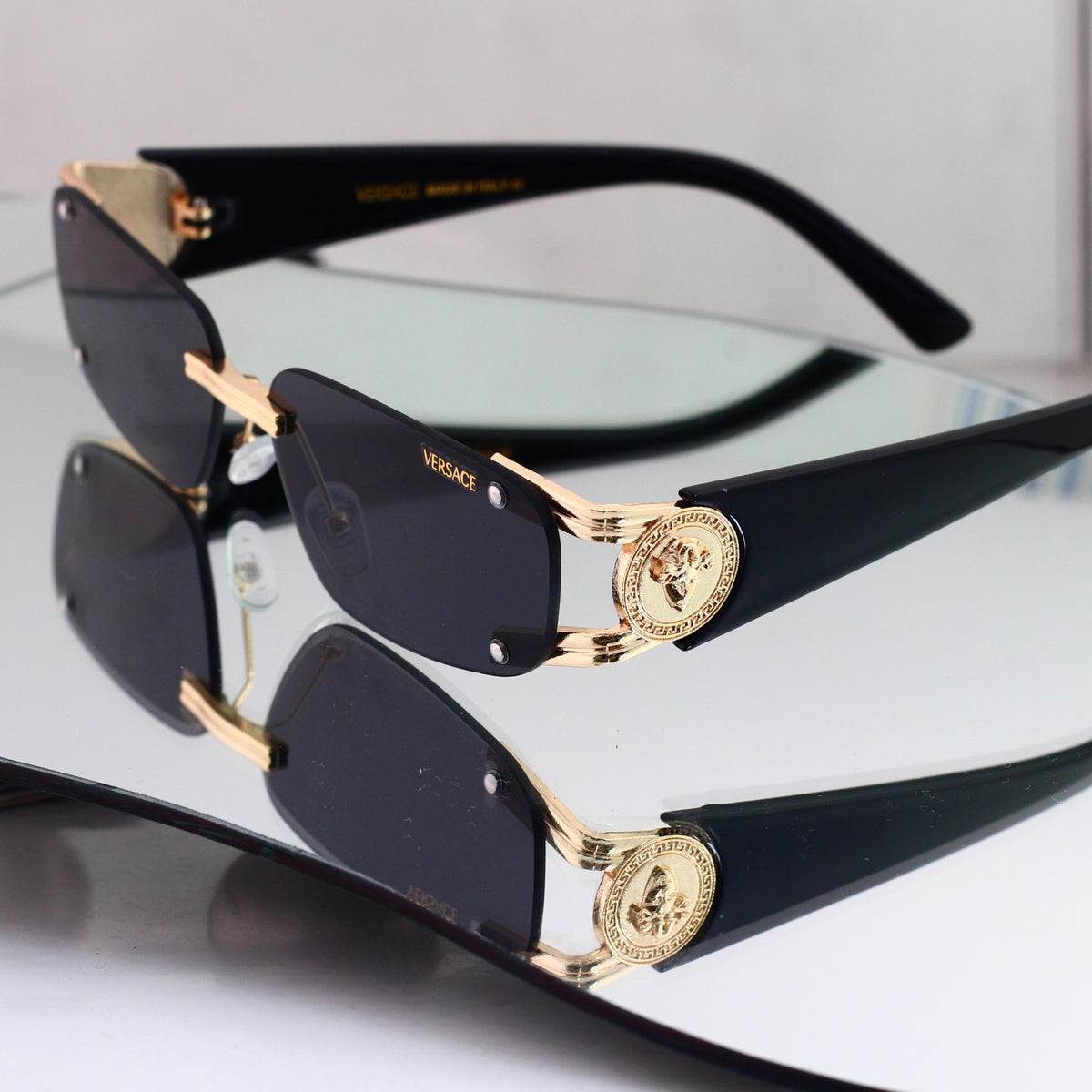 Full-frame sunglasses – Available in 7 colors