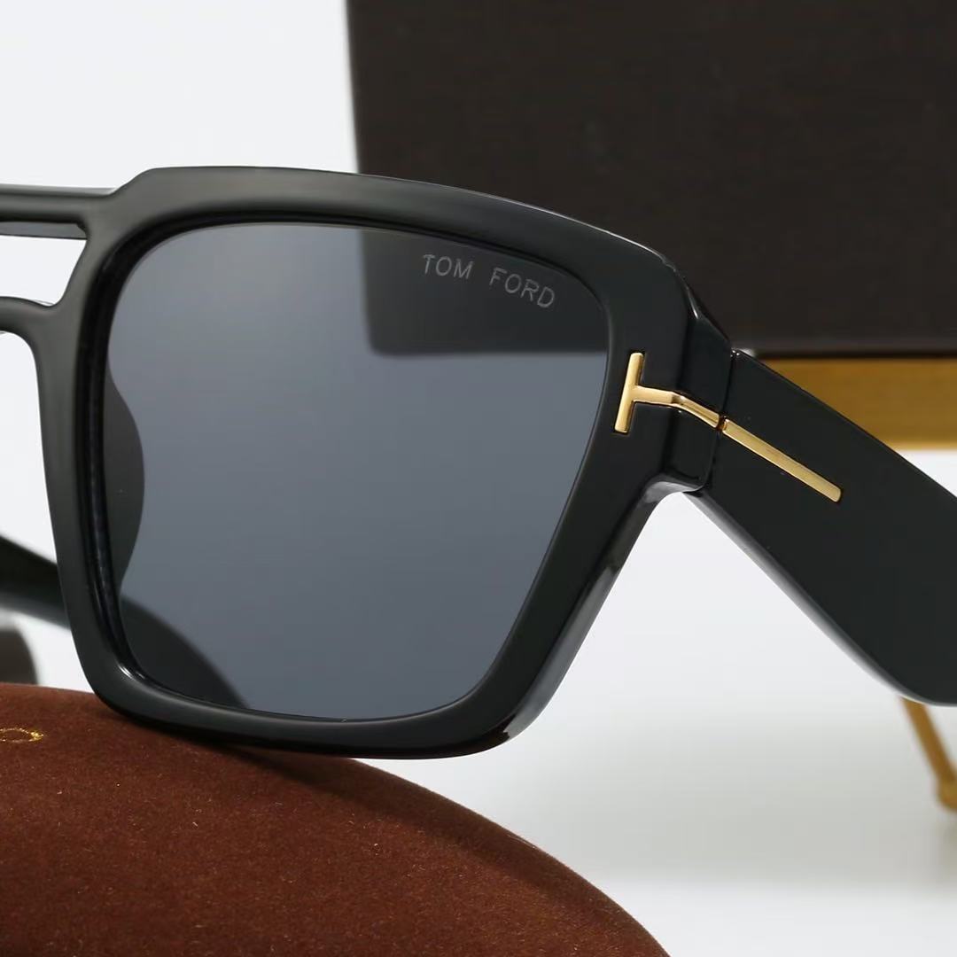 New Trendy Sunglasses in 4 Colors 4019