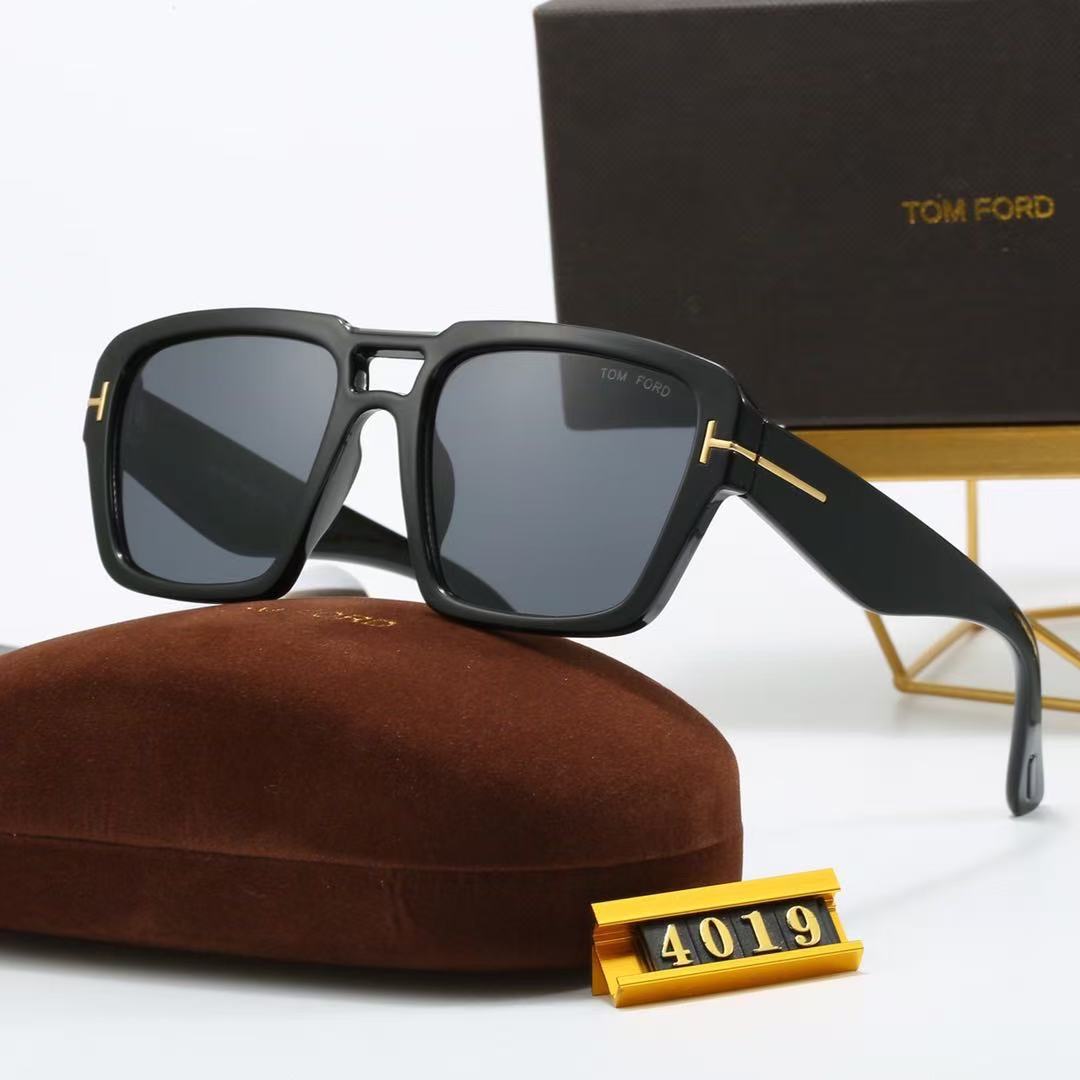New Trendy Sunglasses in 4 Colors 4019