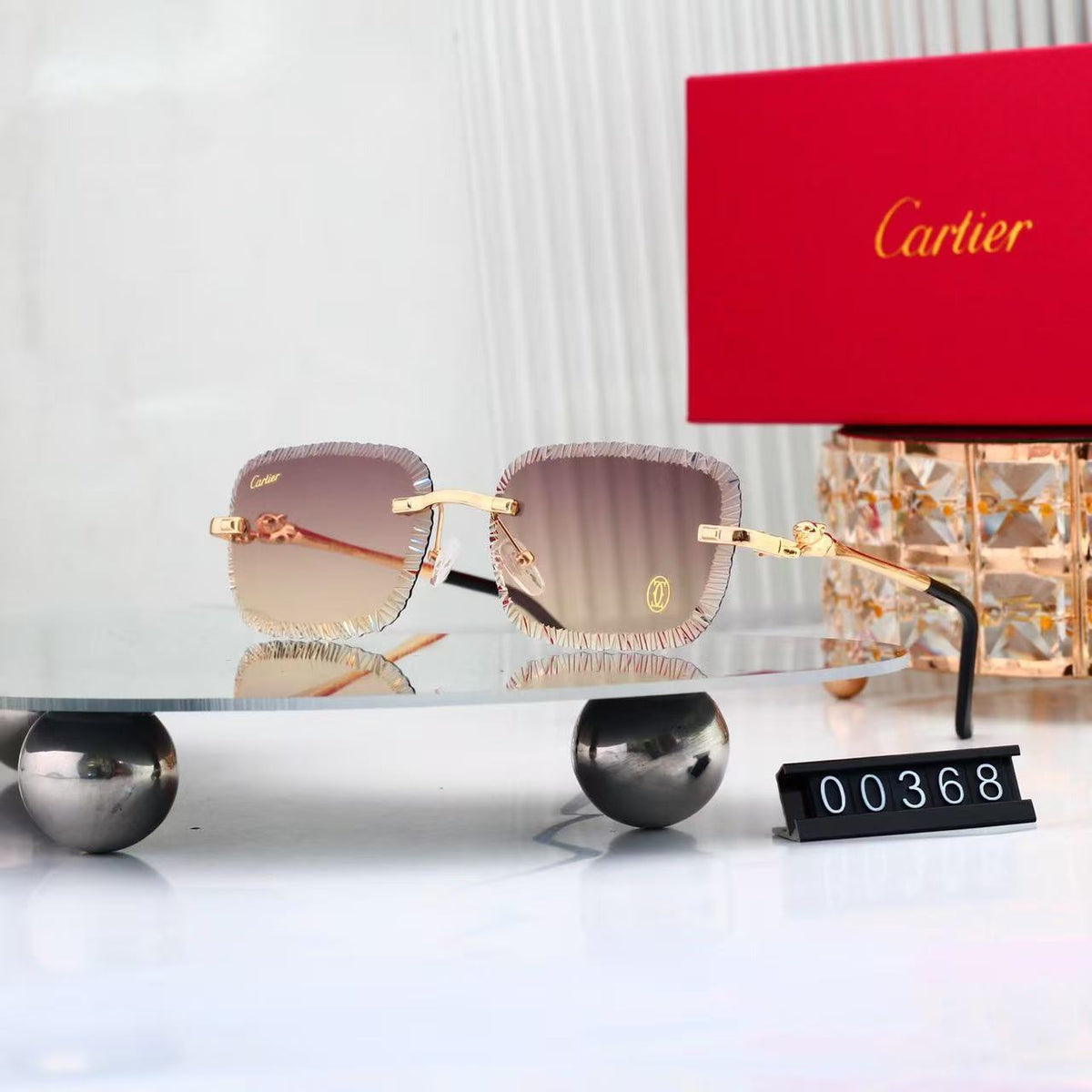 The hottest diamond-cut rim sunglasses in 7 colors.